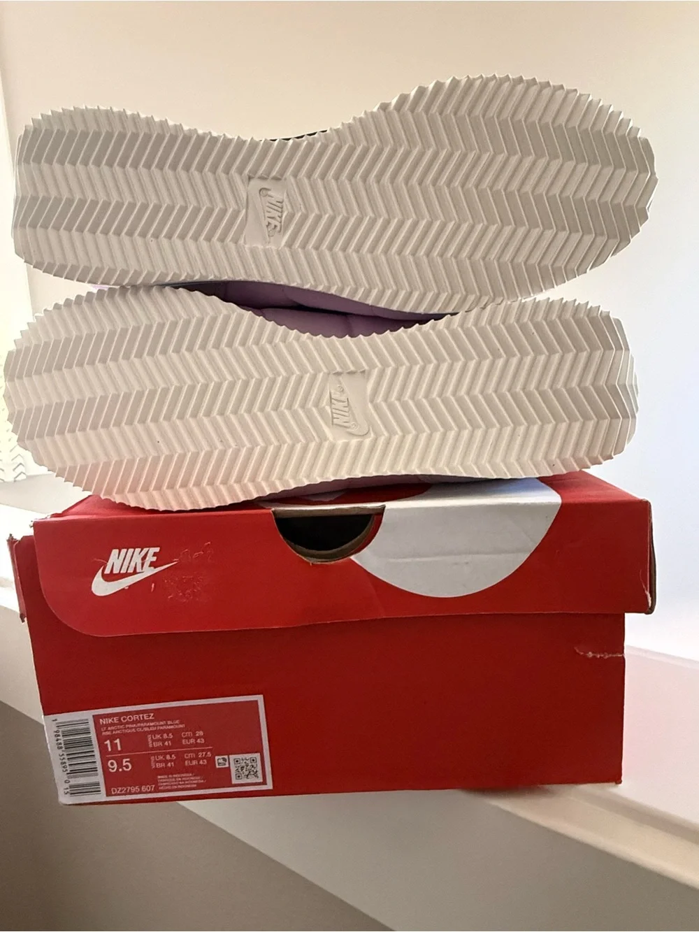 Nike Cortez Unisex - Women’s 11 / Men’s 9.5